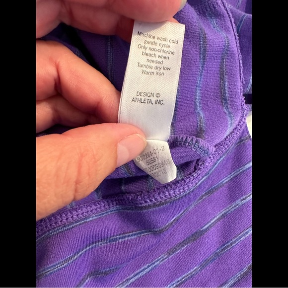 ATHLETA Pop Space Dye Purple Top Shirt Blouse Reflective Blue Gray Pocket Tee - Picture 12 of 12